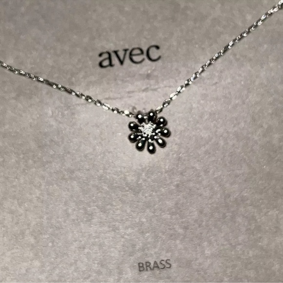 Avec Brass Flower Necklace 16" Boho Pendant - Picture 2 of 3